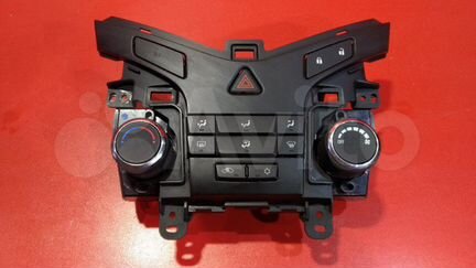 Блок управления климат-контролем Chevrolet Cruze