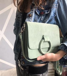 Сумка Reserved фисташкового цвета из замши, новая