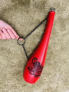 Бутылка с головой быка для напитков из Испании