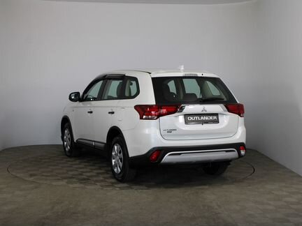 Mitsubishi Outlander 2.0 CVT, 2020
