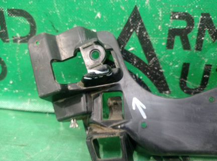 Кронштейн глушителя правый Mercedes Glc X253 2015