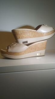 Сабо на танкетке Baldinini