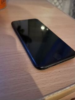 Телефон iPhone 7