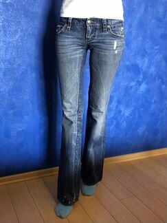 Продам джинсы Dsquared2 40