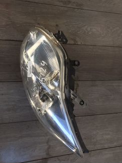 Фара левая Тойота Аурис Toyota Auris