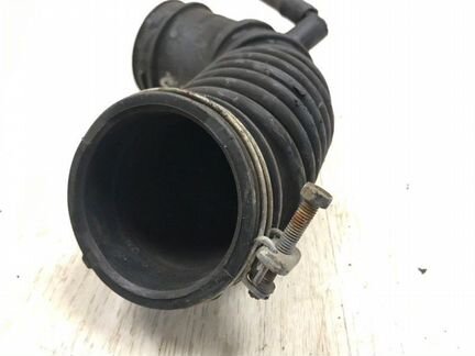 Патрубок воздушного фильтра Mitsubishi L200 2005