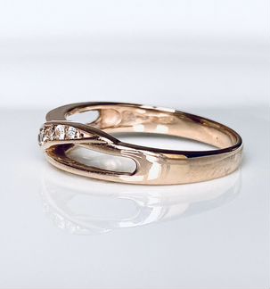 Золотое кольцо с фианитами