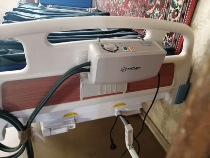 Медицинская кровать для больных с двумя матрсами