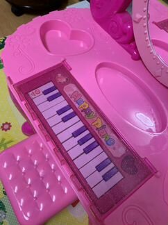 Туалетный столик для девочки с пианино