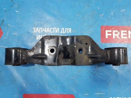 Subaru Legacy BE BH 1999-03 Кронштейн редуктора