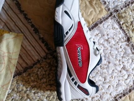 Кроссовки Forward для зала новые