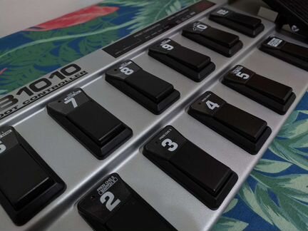 Behringer FCB1010 midi-контроллер