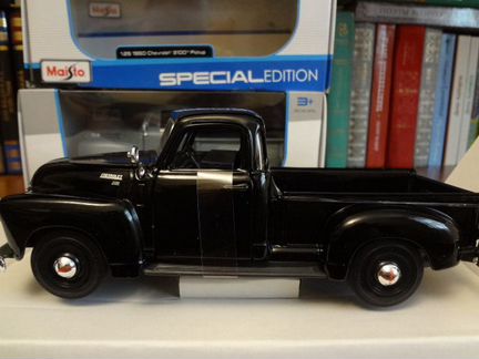 Модель от Маисто Шевроле 3100 пикап 1950 года