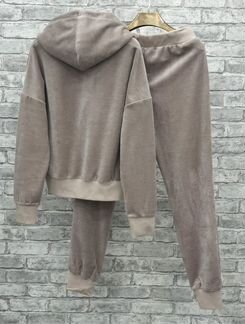 Бархатный костюм Valentino - цвета