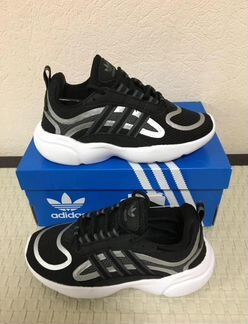 Кроссовки adidas р.30