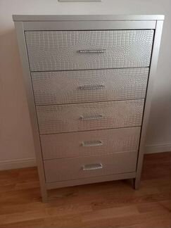 Комод и прикроватная тумба