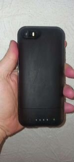 Телефон iPhone 5 с дополнительной батареей