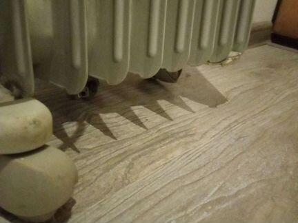 Масляный обогреватель Delonghi