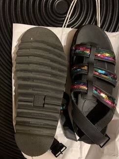 Босоножки dr martens