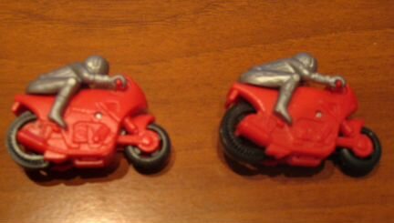 Мотоциклист инерционный из киндер-сюрпризов (1997)