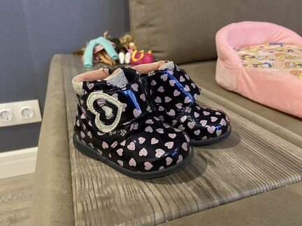 Ботинки детские на девочку 18 размер