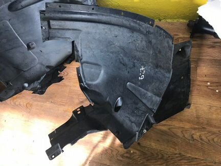 Подкрылок передний левый Bmw X5 E70 N57S 2012